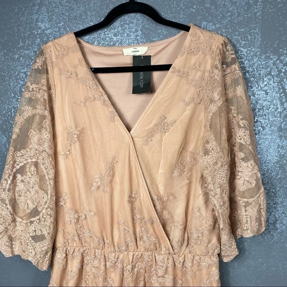 Entro blush pink deep v-neck lace short sleeve romper.  Boho festival summer - Picture 2 of 12